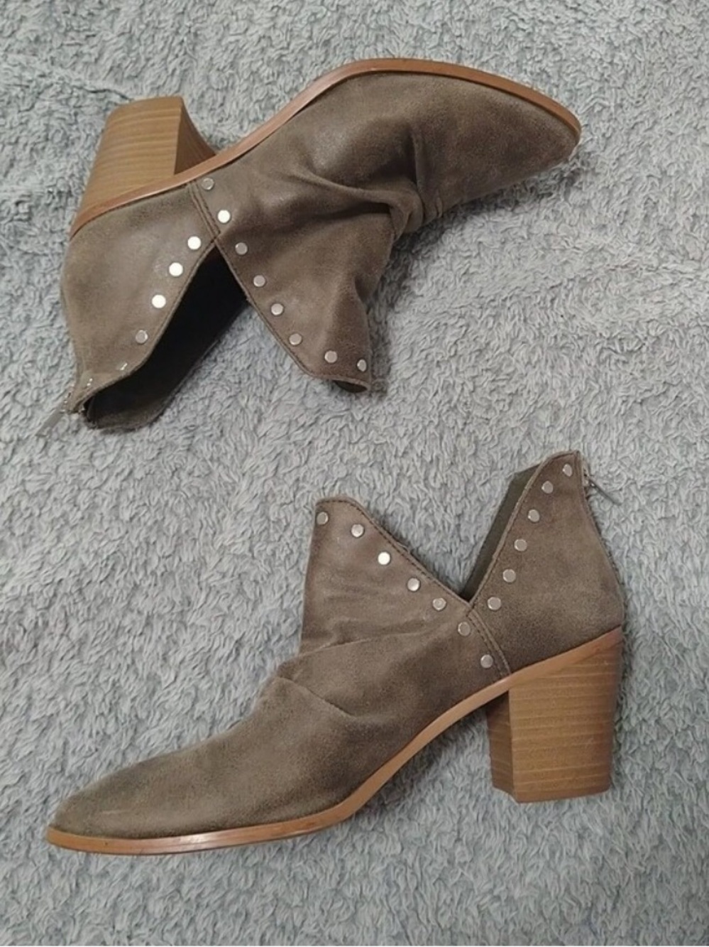 Report Fergus Faux Suede Heeled Bootie Olive Green 8.5 Boho Classic Embellished
